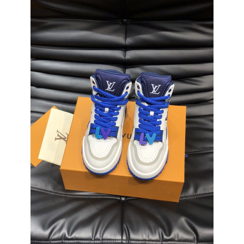 l**is V*t*n sneakers